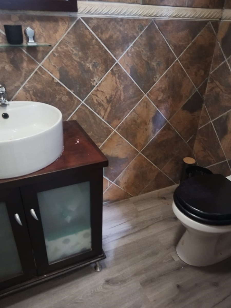 5 Bedroom Property for Sale in Schoemansville North West